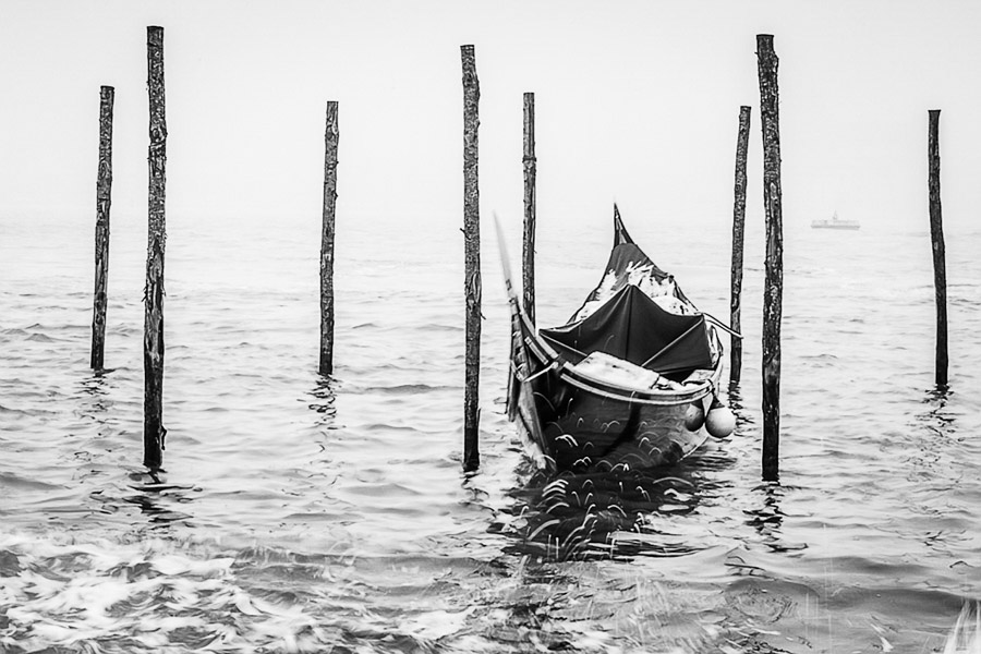 Venedig, Gondel mit Schnee