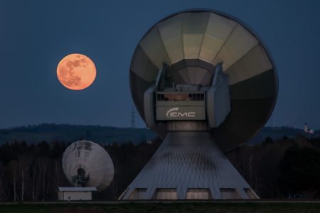 Mond über Raisting