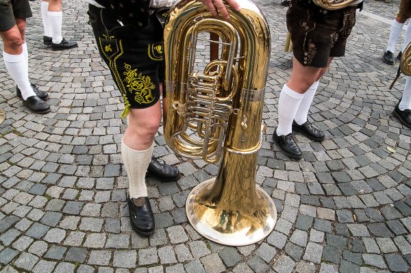 Streetfotografie - Pause mit Posaune